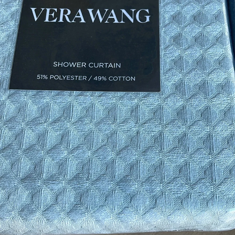 NWT VERA WANG Marled Waffle Shower Curtain..NEW! 70x72